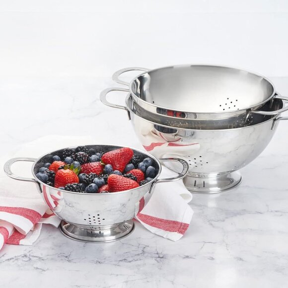 Le Creuset Set of 3 Stackable Colanders, Large, Stainless Steel - Picture 1 of 5